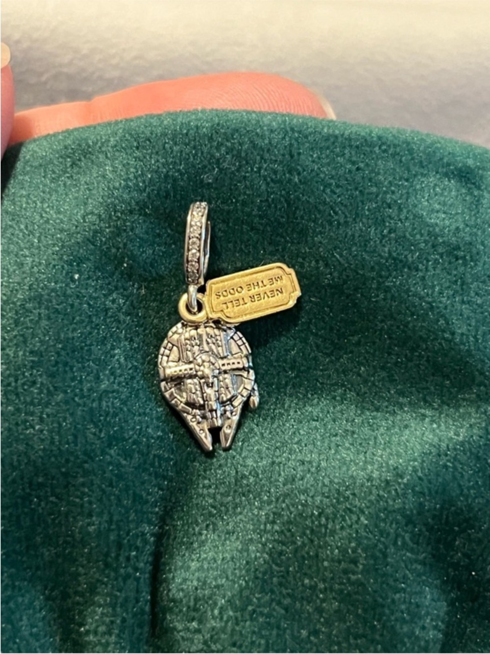 Pandora Star Wars Millennium
Falcon Dangle Charm
Good condition - Picture 4 of 6